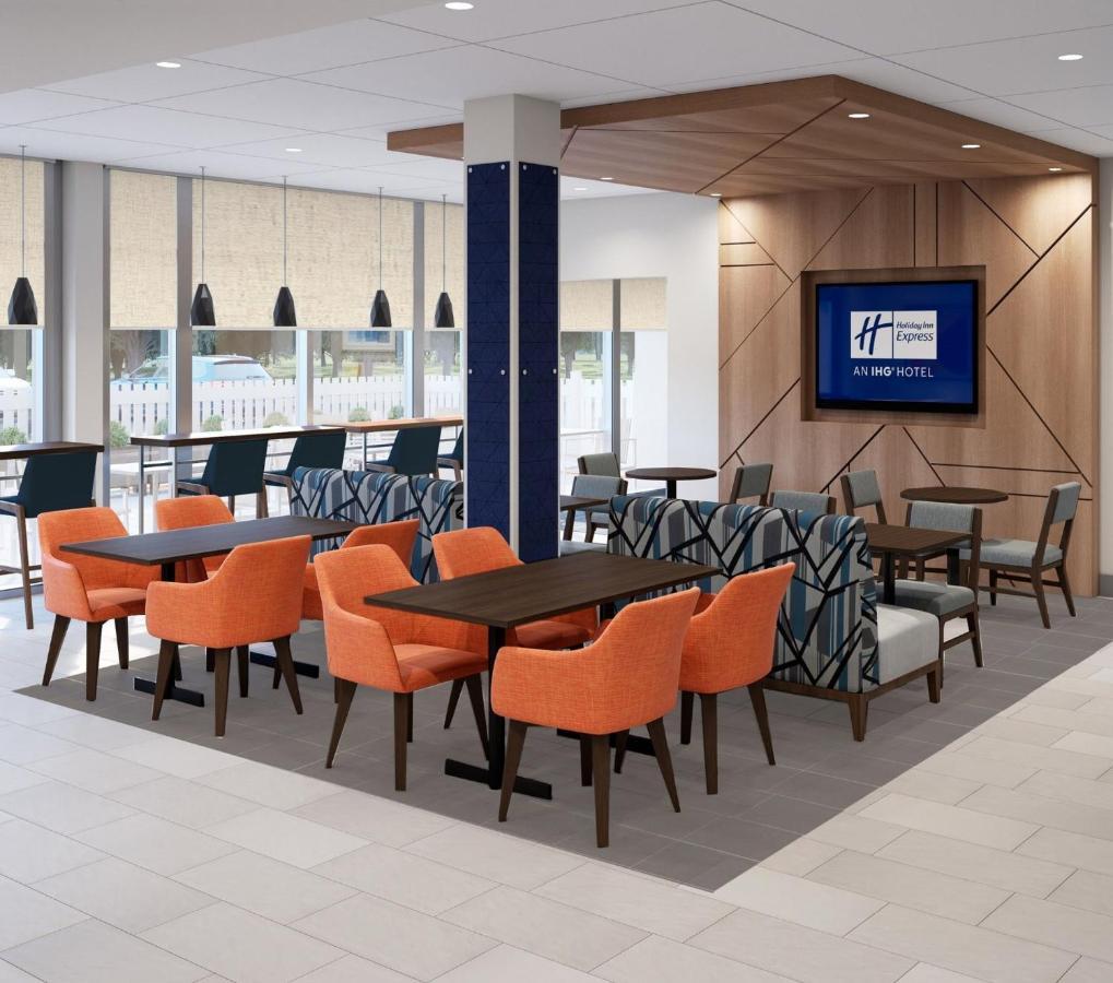 Holiday Inn Express - Blair By Ihg Bagian luar foto