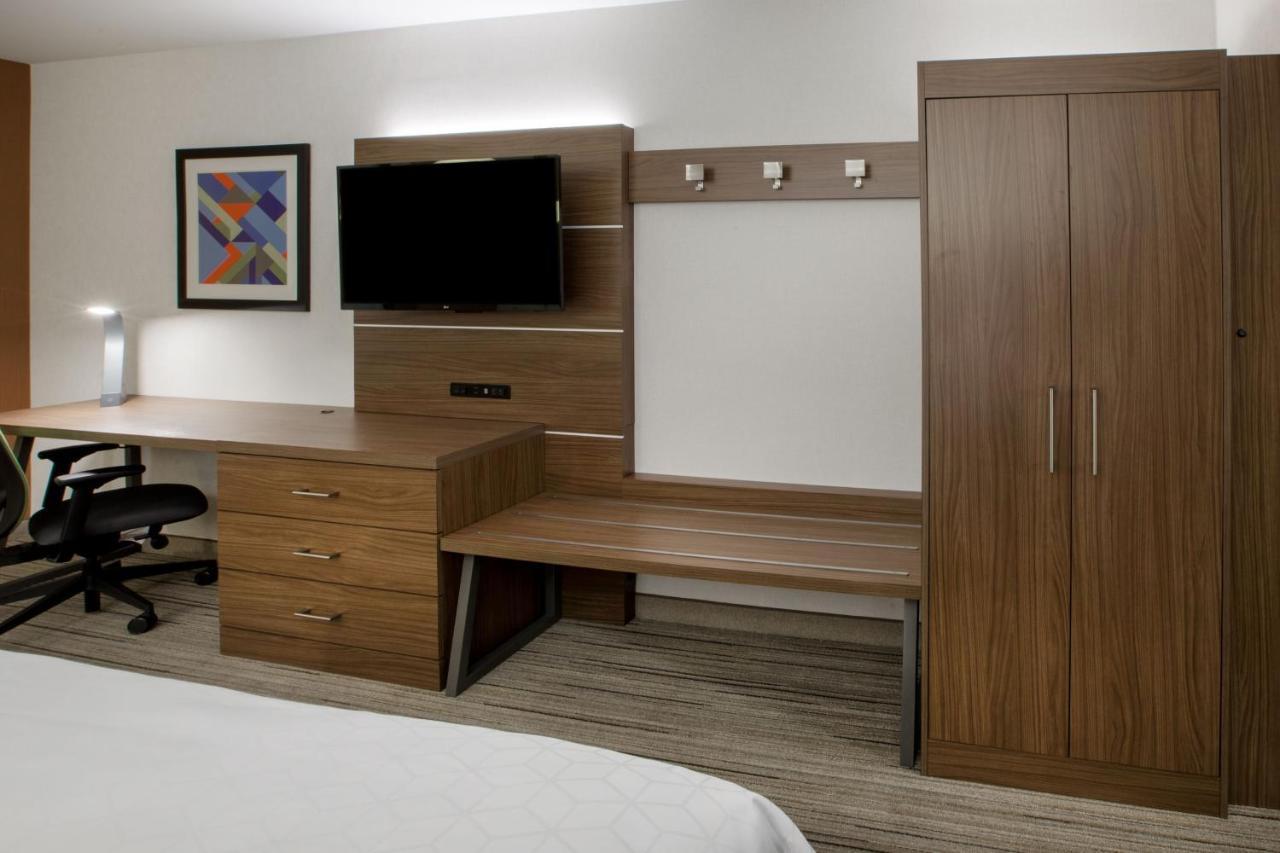 Holiday Inn Express - Blair By Ihg Bagian luar foto