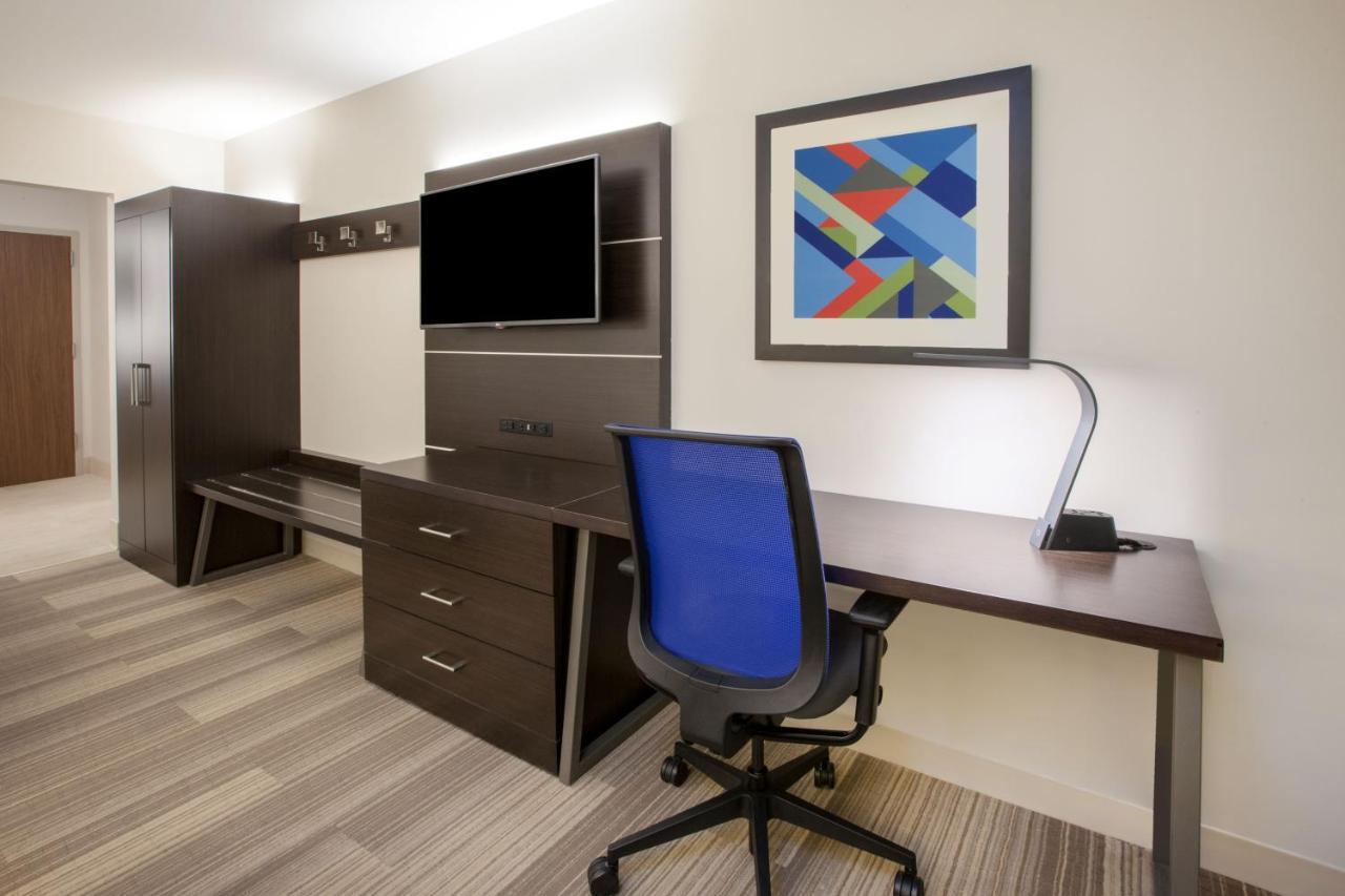 Holiday Inn Express - Blair By Ihg Bagian luar foto